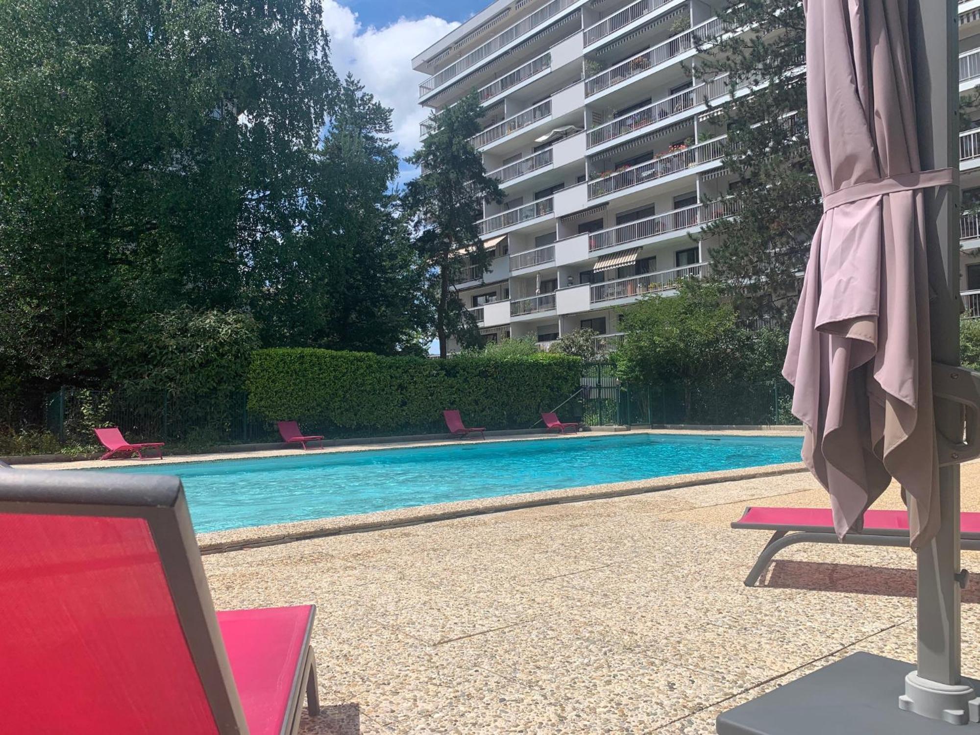 Appartement Mont Royal Balcon Et Piscine à Annecy Extérieur photo